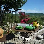 Le Petit Mas Bed & Breakfast