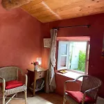 Le Petit Mas Bed & Breakfast 3*